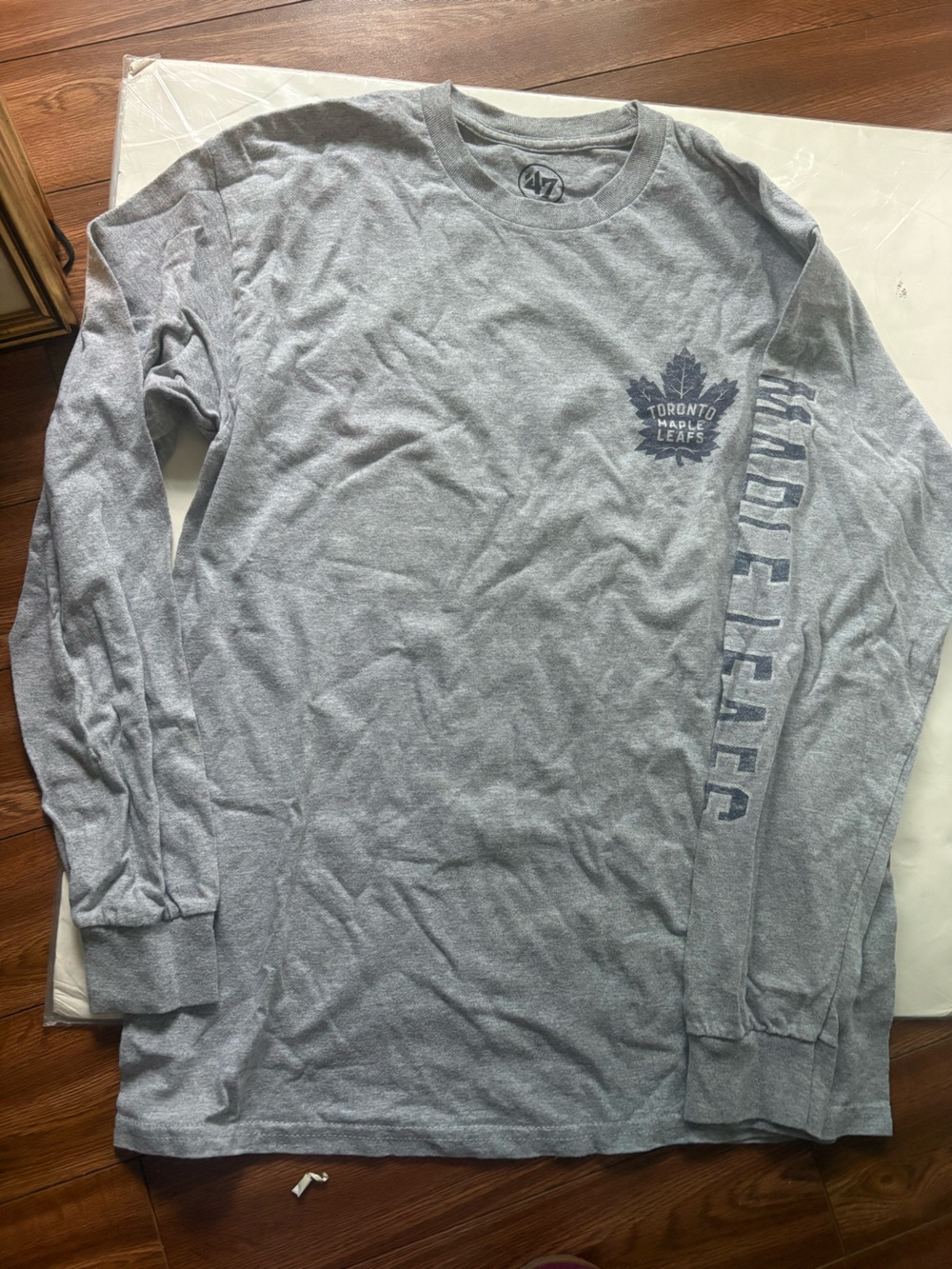 Toronto maple leafs Gray Long Sleeve T-Shirt